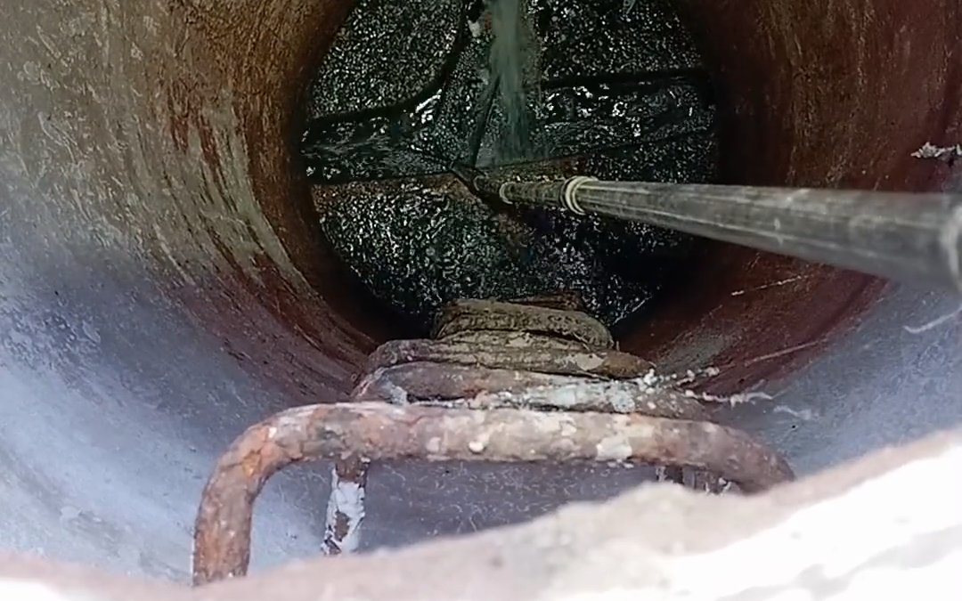 Как мы прочистили канализацию школы и что обнаружили в трубах